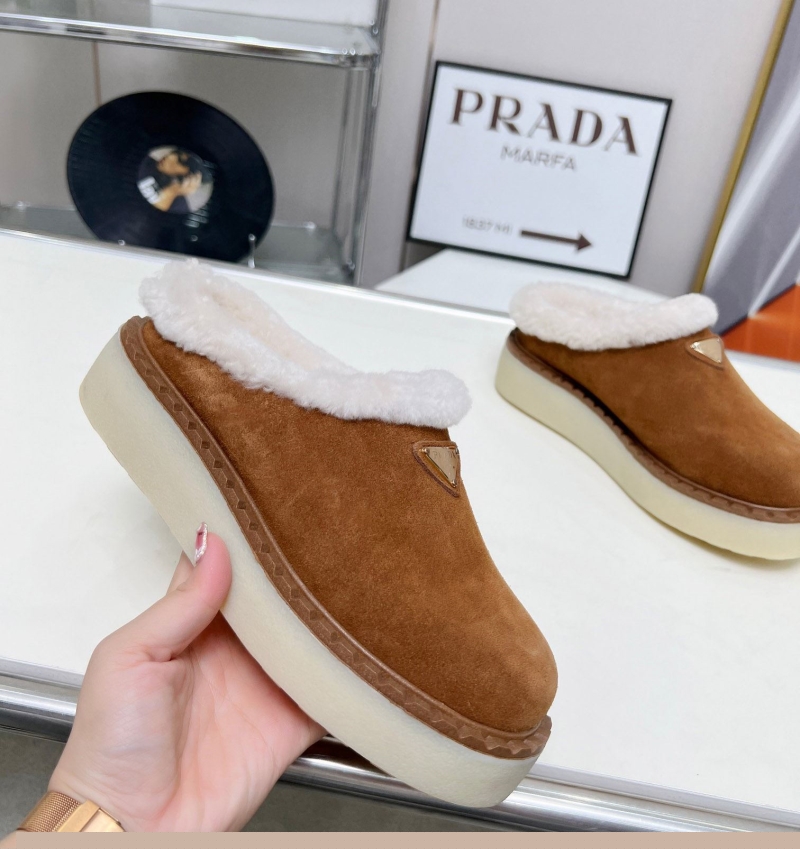 Pra*a slippers